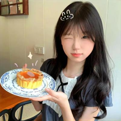 魕